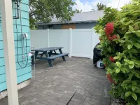 Studio #4 - Within Steps to Downtown Lake Worth Beach