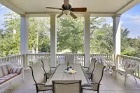 10 Minutes from Downtown Memphis -  Southern Luxury in this Spacious Home
