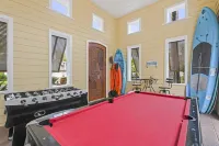 Luxury Family Resort Home Near Beach~ Pool ~ Hot Tub ~ Sportcourt