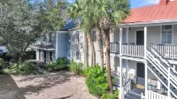 Great Downtown Charleston Location!
