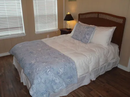 Spacious and Open Freshly Remodeled Beach House, We Rent Golf Carts!!