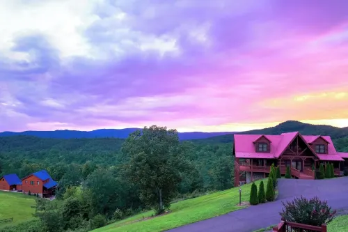 Large Mountaintop Cabin Sleeps 16! Blue Ridge Mountain Views & Wraparound Deck