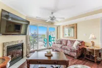 4 Bed W/ Pool Steps to the Beach/Ride