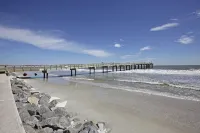 Beachy Getaway–Cozy, Clean & Equipped w/ All Essentials! Relax, Enjoy & Refresh!