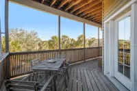 Pine Island - Weeki Wachee Ocean View Home- Walk to Beach on Secluded Island