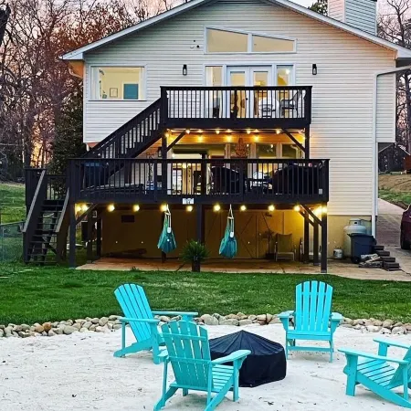 Driftwood Lake House- cozy , quiet cove!