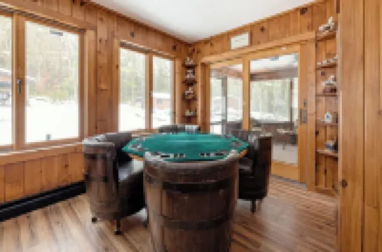 The Cabin at Deep Hollow