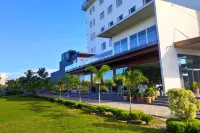 Pushkara Sarovar Portico Hotels near Na-Masjid