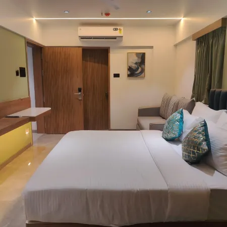 Hotel Vaishnavi Heights,  Solapur