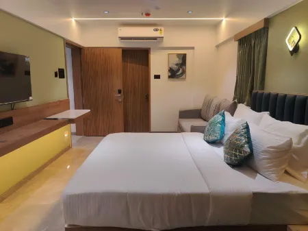 Hotel Vaishnavi Heights,  Solapur Отели в г. Солапур