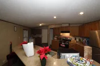 Cozy secluded home. Close to lakes, spacious yard for family & pet friendly! Hotels in Putnam County