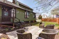 Charming 2-Bedroom Pet-Friendly Home Walkable to Downtown, Murals & Coffeehouse
