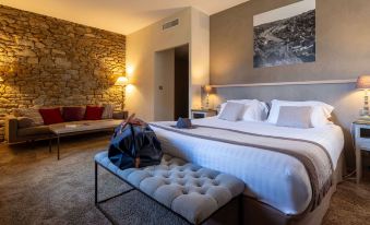 Hotel de l'Abbaye le Tronchet - Handwritten Collection