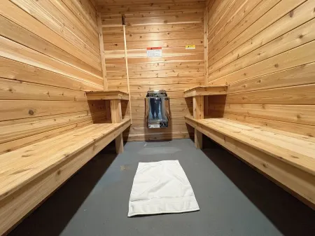 Sunshine Lake Family Oasis w/ Private Sauna