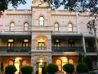Avonmore on the Park Boutique Hotel
