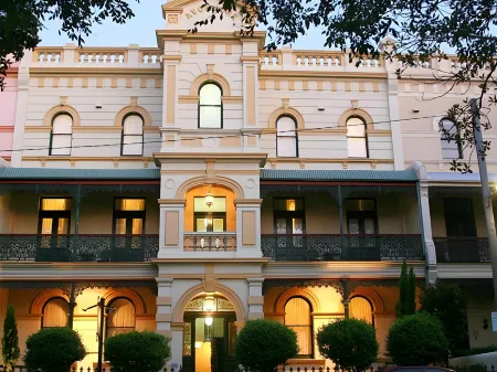 Avonmore on the Park Boutique Hotel