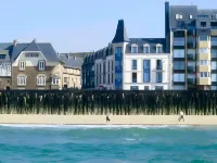 Hôtel Mercure Saint-Malo Front de Mer Hotels near le Petit Bé