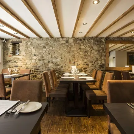 Bath House Hotel & Restaurant Отели в г. Чард