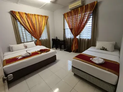 Taman Bahagia Homestay Hotels near Mat Saman Village House