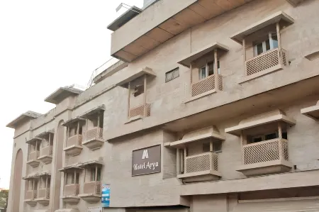 Hotel Arya - Unmarried Couples Are Not Allowed