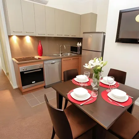 Indulge Apartments - Ontario