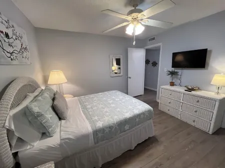 Squared Retreat Отели рядом с достопримечательностью «St. Simons Island Lighthouse Museum»