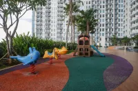 Studio Apartment Connected to Mall at Supermall Mansion Hotels in Wiyung