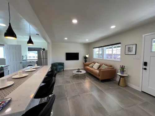 Gated & remodeled 2b/2b house, WiFi in welcoming Baldwin Park Hoteles en Baldwin Park