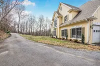 Sleeps 16+!  Views Forever, Large Executive Home, Fast Wi-Fi, Hot Tub & Fire Pit