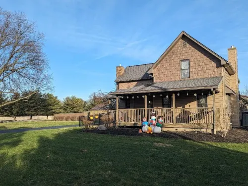 The Lazy Cat Lodge - Hot Tub - Fire Pit