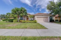 350- Modern and Spacious 5 Bedroom Villa with Pool & Games Room in Davenport