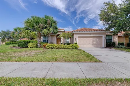 350- Modern and Spacious 5 Bedroom Villa with Pool & Games Room in Davenport