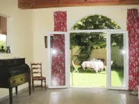 Spacious garden center of Pezenas Hotels in Pezenas