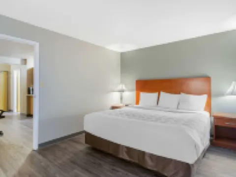 Econo Lodge Hotels in Regina