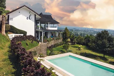 Villa Eldorado - Panorama Sky Meets Paradise Ground Hotels in Batu Layang