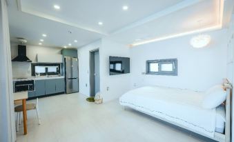 Geojedo Jihae Pool Villa