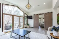 Modern Smart House - 2BR/2BA - Wildlife Views - 2 Patios + Fire Pits