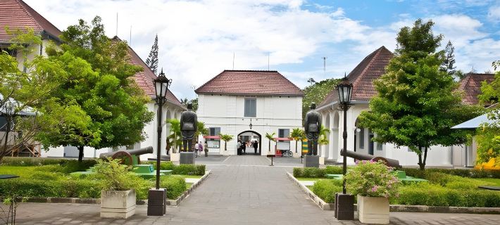 GRIYA BANSU: Ndalem Ibu Homestay Hotels in Ngampilan