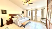 Luxurious Ajijic 2 Bedroom House - Huge Patio -Bikes -Gym -Pickleball Court