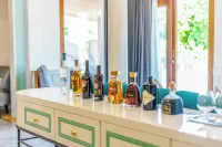 Hideaway Beach Resort & Spa - bar