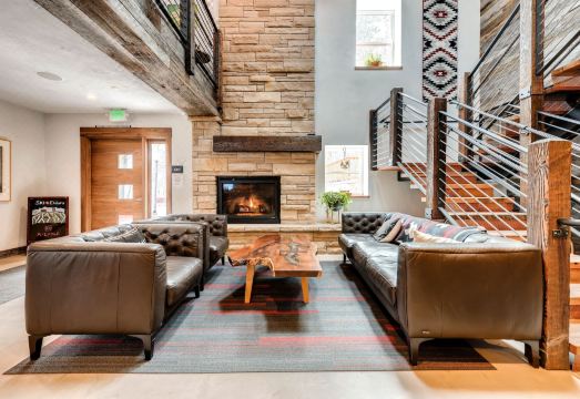 볼더 마운틴 로지 외관