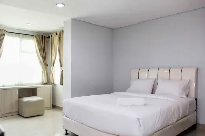 Cozy and Spacious Studio at the Enviro Apartment Hotels near MASJID Baitul Manshurin (LDII)