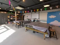 舒適的小屋，配有吊床，靠近海灘