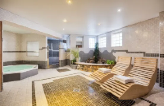 โรงแรมดูคอมเมิร์ซ