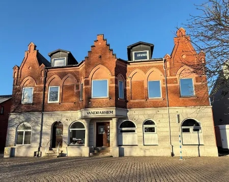 Torget Vandrarhem Отели в г. Bjarred
