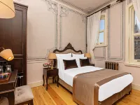 ميرودي بارناثان هوتل Hotels near ساحة النفق