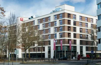 Leonardo Offenbach Frankfurt Hotels near Kaiserleibrucke