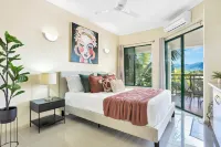 Luxury Retreat in Cairns with Pool Hotels in Cairns North