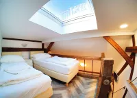 Tóni Villa Hotels in God