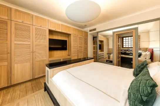 City Luxury: 3Br, Prime Location